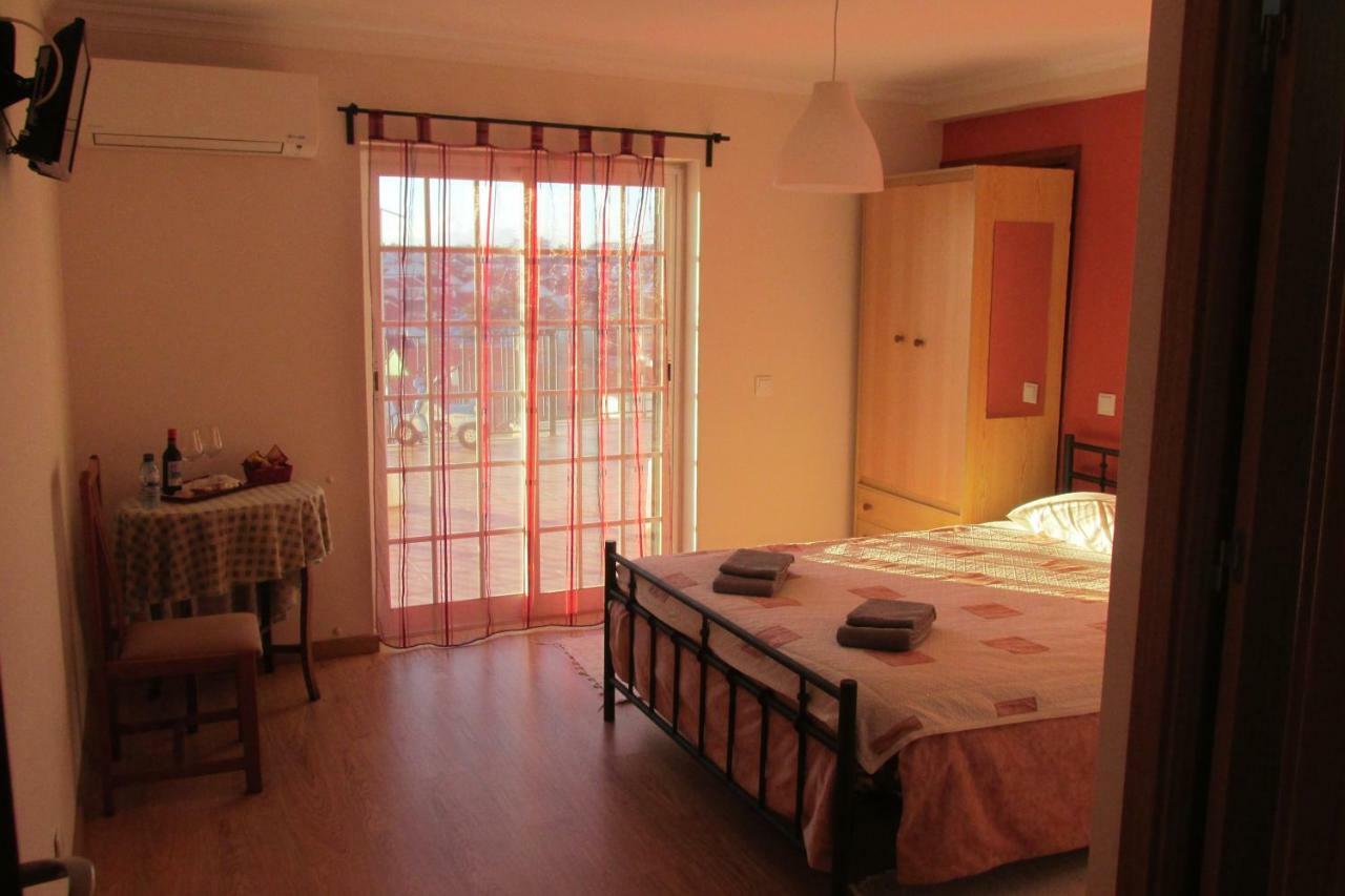 Residencial Marialva Park Hotel Corroios Kültér fotó
